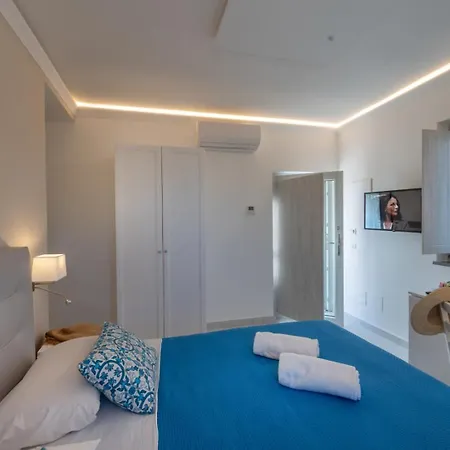 Emanuel White Guest house *